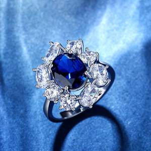 Bague Jeulia en argent sterling plaqué rhodium avec pierre précieuse ovale taille halo pour anniversaire - Product Image 5