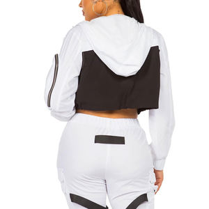 Ensemble de survêtement en nylon personnalisé pour femmes, léger, coupe-vent, deux pièces, vêtements décontractés, fabricant OEM - Product Image 2