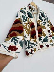 Chaqueta de bordado Suzani hecha a mano, abrigo corto de algodón bohemio, chaqueta Suzani vintage, Suzani Chaqueta corta, tela TNT - Product Image 5