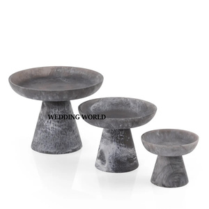 Ensemble de trois bols à chocolat en résine, forme ronde, luxe, élégants, classiques, raffinés. - Product Image 2