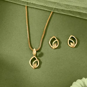 Conjunto de Collar con Colgante de Hoja Auricular de Oro - Conjunto de Joyería Fina - Product Image 1