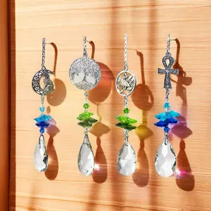 精致的水晶吊坠魅力: 优雅、手工制作的珠宝风铃，生日和特殊场合的完美礼物创意