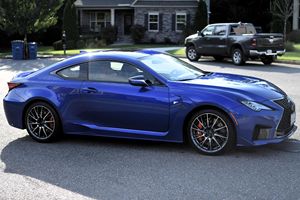 Lexus RC 2021 Usado en Excelentes Condiciones, Motor V8 de 5.0 Litros, Paquete Premium, Color Azul Mica Ultrasónico, Sin Modificaciones - Product Image 2