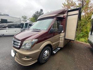 Venta al por mayor de R-e-n-e-g-a-d-e V-i-e-n-n-a 25UCB 2019 usados, económicos y listos para la venta - Product Image 6