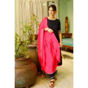 ชุดสูทผ้ากอตต้าสีน้ำเงินปรัสเซียสำหรับผู้หญิง - Product Image 1