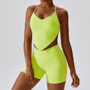 Conjunto de Yoga de Color Sólido para Mujer al por Mayor, Sujetador Deportivo con Copa Fija y Pantalones Cortos Antibacterianos, Conjunto de Dos Piezas para Fitness - Product Image 1