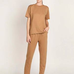 Ensemble élégant pour femmes avec haut et bas assortis-Parfait pour les tenues décontractées ou les tenues chics - Product Image 3