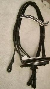 Équipement d'équitation abordable Tack Set Élégant Looking Meilleure vente de bride en cuir de cheval dans un design réglable attrayant - Product Image 4