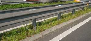 Barrière de sécurité routière en acier galvanisé pour autoroute / Garde-corps de sécurité routière en acier / Clôture de sécurité routière pour autoroute - Product Image 3