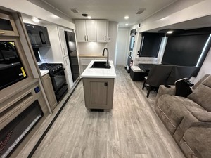 New 2026 Jayco E-a-g-l-e H-t 294CKBS trailer ready for sale - Product Image 2