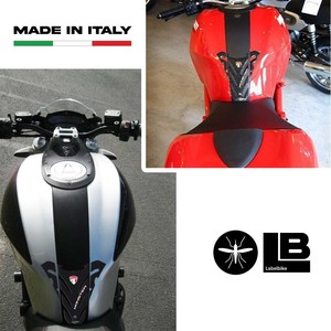 Adesivo Esclusivo in Resina Carbonio 3D per Ponte Laterale Ducati Monster 696, Migliora i Sistemi di Carrozzeria delle Moto - Product Image 2