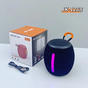 Mini enceinte portable 5W avec LED RGB sans fil, radio FM, USB et lecteur de carte TF pour utilisation en extérieur lors de fêtes - Product Image 6