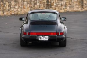 Porsche Carrera 1988 en bon état - Product Image 3