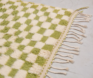 Exportation de tapis marocain en laine de bonne qualité, fait main, pour chambres d'hôtels, tapis personnalisés disponibles - Product Image 1