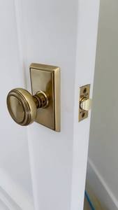 Perilla de puerta de latón duradera, diseñada para uso a largo plazo, que ofrece una calidad de agarre superior y mejora elegante del hogar. - Product Image 3