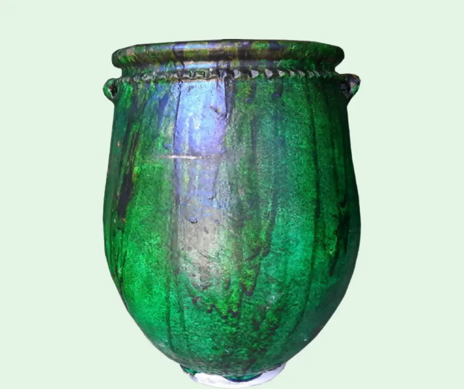 モロッコの村Tamegroute陶器ポットで手作りされた大きな緑の花瓶