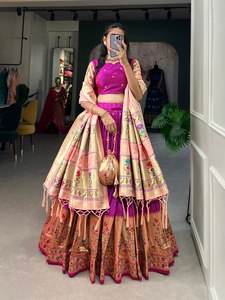Hermosa Lehenga Choli Con Tejiendo Zari Trabajo - Product Image 5