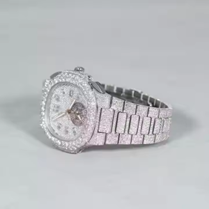 Montre de luxe complète Vvs Moissanite cloutée de diamants Montre de luxe Hip hop design de luxe en acier inoxydable Montre-bracelet Hip Hop Bijoux - Product Image 3