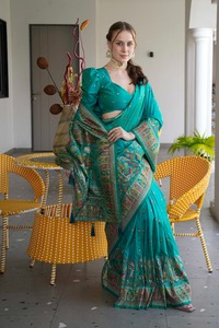 Boutique India Gracia y Sofisticación Esta Pashmina Trabaja Seda Suave Sari Tradición Fiesta de Boda y Estilo Contemporáneo Mujeres - Product Image 3