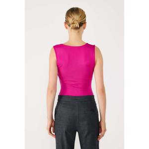 Blusa Casual para Mujer, Bordada, Cuello Redondo, Corte Regular, Manga Corta, Talla XL, con Encaje, Lentejuelas, Plumas y Diseño 3D en la Parte Delantera, Poliéster - Product Image 3