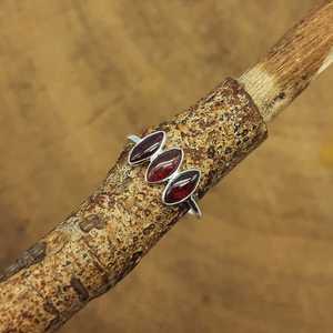 แหวนขอบสามส่วนแบบมินิมอล925รูปโกเมนสีเงินสำหรับสวมใส่สบายๆงานหมั้นในงานแต่งงานทำจากมุก - Product Image 1