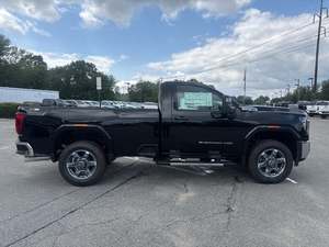 รถบรรทุก GMC Sierra 2500HD SLE รุ่นปี 2025 สีดำ ดีเซล แบบห้องโดยสารปกติ ขับเคลื่อน 4 ล้อ มือสอง พร้อมหลังคาซันรูฟ สตาร์ทเครื่องยนต์จากระยะไกล เบาะหนัง ชุดแต่งออฟโรด R17 X31 - Product Image 3