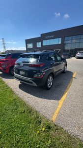 Hyundai Kona 2023 d'occasion en excellent état, avec toit ouvrant et sièges en cuir, à vendre - Product Image 4