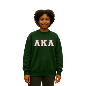 Sweat-shirt à col rond personnalisé AKA en sergé vert forêt avec lettres grecques en sergé rose, pull en molleton pour sororité - Product Image 1