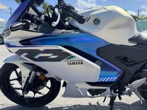 Motocicletas Yamaha YZF-R3 Supersport Nuevas, Auténticas, con 3 Años de Garantía, Origen Estadounidense - Product Image 6