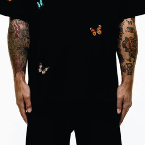 Fabricado en fábrica 100% algodón para hombre Heavy GSM Oversized Drop Shoulder T-Shirt Transpirable y de secado rápido Diseño personalizado Camiseta para hombre - Product Image 4