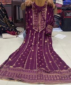 Designer New Long Kurti Prix le plus bas du marché Surat Gujarat Vêtement ethnique Alphanumero - Product Image 2