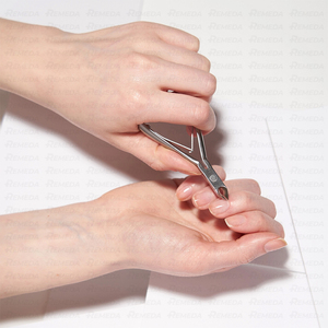 ที่ตัดหนังกำพร้าสแตนเลสอย่างดี ใบมีดคม ด้ามเซรามิกสปริงคู่ สำหรับดูแลเล็บ เครื่องมือเสริมความงาม - Product Image 4