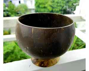 Bol décoratif fait à la main en coquille de noix de coco du Vietnam idéal pour les cadeaux et l'utilisation sur table - Product Image 4