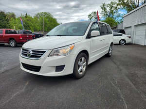 Auto Usado de Calidad a Precio Accesible, Volkswagen Routan 2010, Volante a la Izquierda - Product Image 3