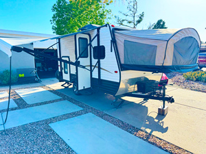 Remorque hybride tout-terrain 4X4 de 15 pieds en tôle galvanisée caravane familiale de 15 pieds avec couchette et tenue pour le camping en plein air - Product Image 5