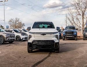 เชฟโรเลต ซิลเวอราโด อีวี ปี 2024 สภาพดีเยี่ยม มือสอง - Product Image 1