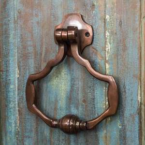 Aldaba de puerta antiguo Regal Tap con forma de cara de lomo de diseño de lujo moderno para instalación de tornillo de entrada decoración de puerta de casa - Product Image 1