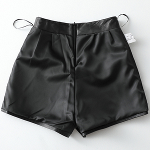 Short en cuir PU personnalisé OEM de couleur unie pour femmes Short personnalisé décontracté taille haute en faux cuir - Product Image 3