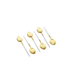 Juego de cucharas de acero inoxidable y latón de doble tono dorado Premium de 6 piezas Fabricante Mayorista - Product Image 3