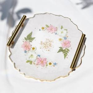Bandeja de servicio de resina epoxi de moda para una organización de cocina vibrante y configuraciones coloridas de entretenimiento en el hogar - Product Image 4