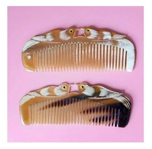 Peigne en corne de buffle de qualité supérieure en gros, peigne de poche à dents fines pour le coiffage de la barbe et des cheveux, coffret cadeau - Product Image 1