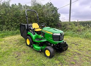 Achetez un tracteur autoporté John Deere haute performance d'occasion, conçu pour les travaux agricoles et la préparation du sol - Product Image 4