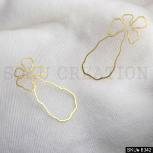 Pendientes de tuerca de hoja martillada chapados en oro a la moda hechos a mano, joyería de latón con tema religioso cristiano para aniversarios SKU6342 - Product Image 2
