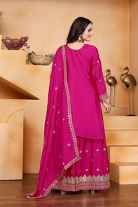 Ensemble Salwar Kameez Dupatta en Georgette de Soie Brodé Trois Pièces avec Magnifique Col Rani Coloré pour Mariage et Fêtes, pour Filles Adultes - Product Image 5