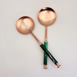 Juego de Cubiertos de Acero Inoxidable Hechos a Mano con Acabado de Cobre de Alta Calidad para Restaurante, con Mango de Resina, para Bodas - Product Image 2