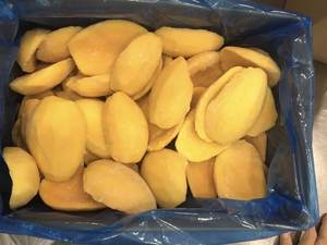 Bandes de mangue congelées en vrac Fournisseur du Vietnam Fruits tropicaux dorés IQF pour la production de desserts Ingrédient de cocktail et remplissage de boulangerie - Product Image 6