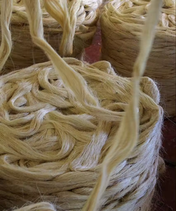 Precio de fábrica directo 100% Fibra de sisal natural Calidad superior para hilado de hormigón Patrón crudo Comprar Fibra de yeso de sisal de calidad - Product Image 4