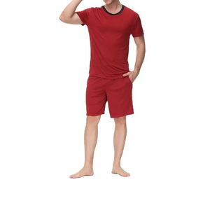 Ensemble pyjama personnalisé pour homme, t-shirt uni rouge et short |   Vêtements de nuit en polyester doux, respirants et sans coutures |   Vêtements de détente d'été |   OEM ODM - Product Image 1