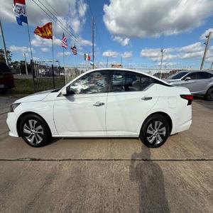 EN EXCELENTE ESTADO Nissan Altima 2.5 S 2022 - Product Image 2