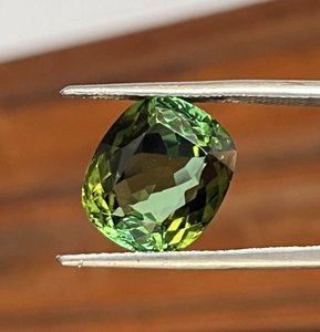 Tourmaline verte naturelle Forme de coussin Brésil Facettes vertes Pierres précieuses en vrac Fournisseur en gros au meilleur prix d'usine bijoux fins - Product Image 1